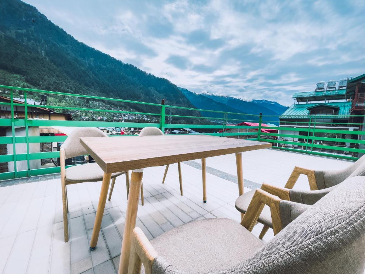 Hotel New Vistas Manāli Exterior foto